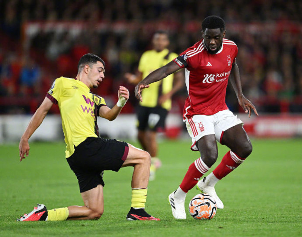 开云-蒂姆连续十五场比赛得分超过反败为胜，FPX不断突破！-开云