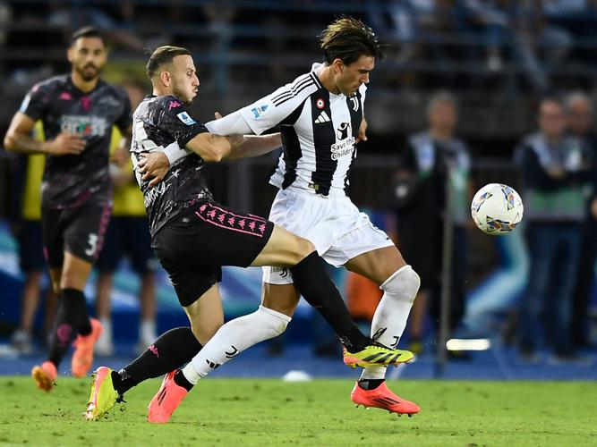 开云官方在线入口-埃因霍温训练开放日，赛前单刀错失引欢呼，荷甲在即，数据趋势出现新变化的简单介绍-开云官方在线入口